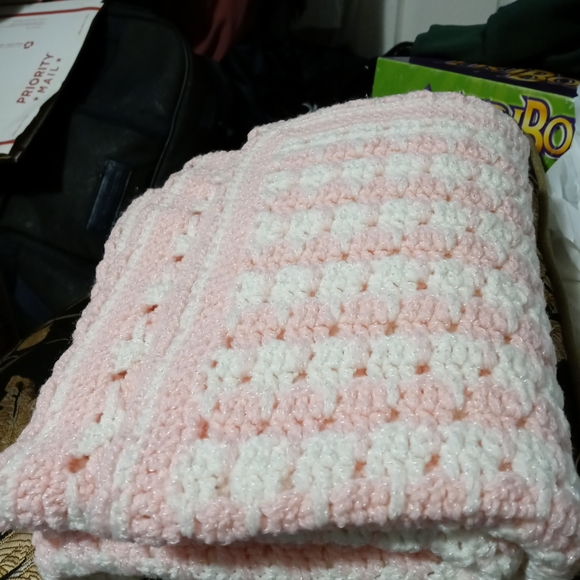 πTWO HANDMADE CROCHET THROW πΆ - Picture 11 of 16